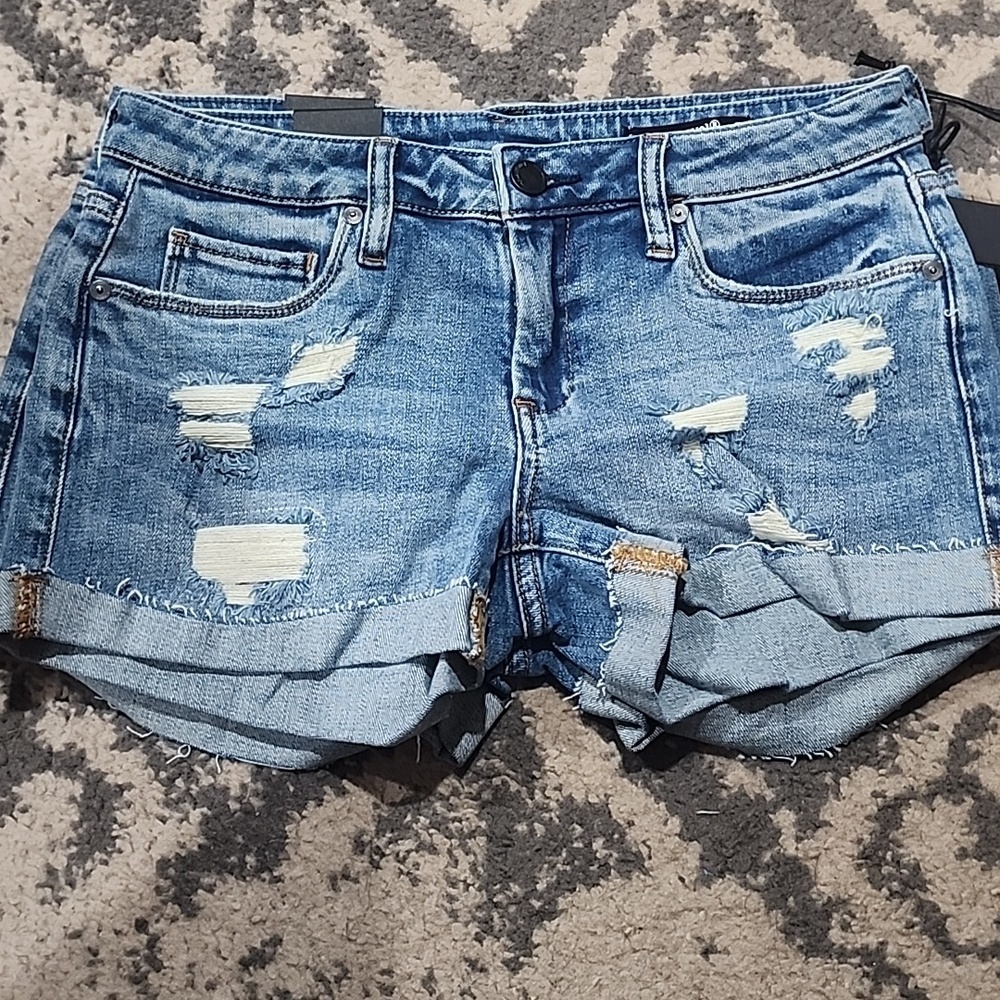 NWT Blank NYC The Fulton Destroyed Distressed Roll Up Denim Shorts Size NWT